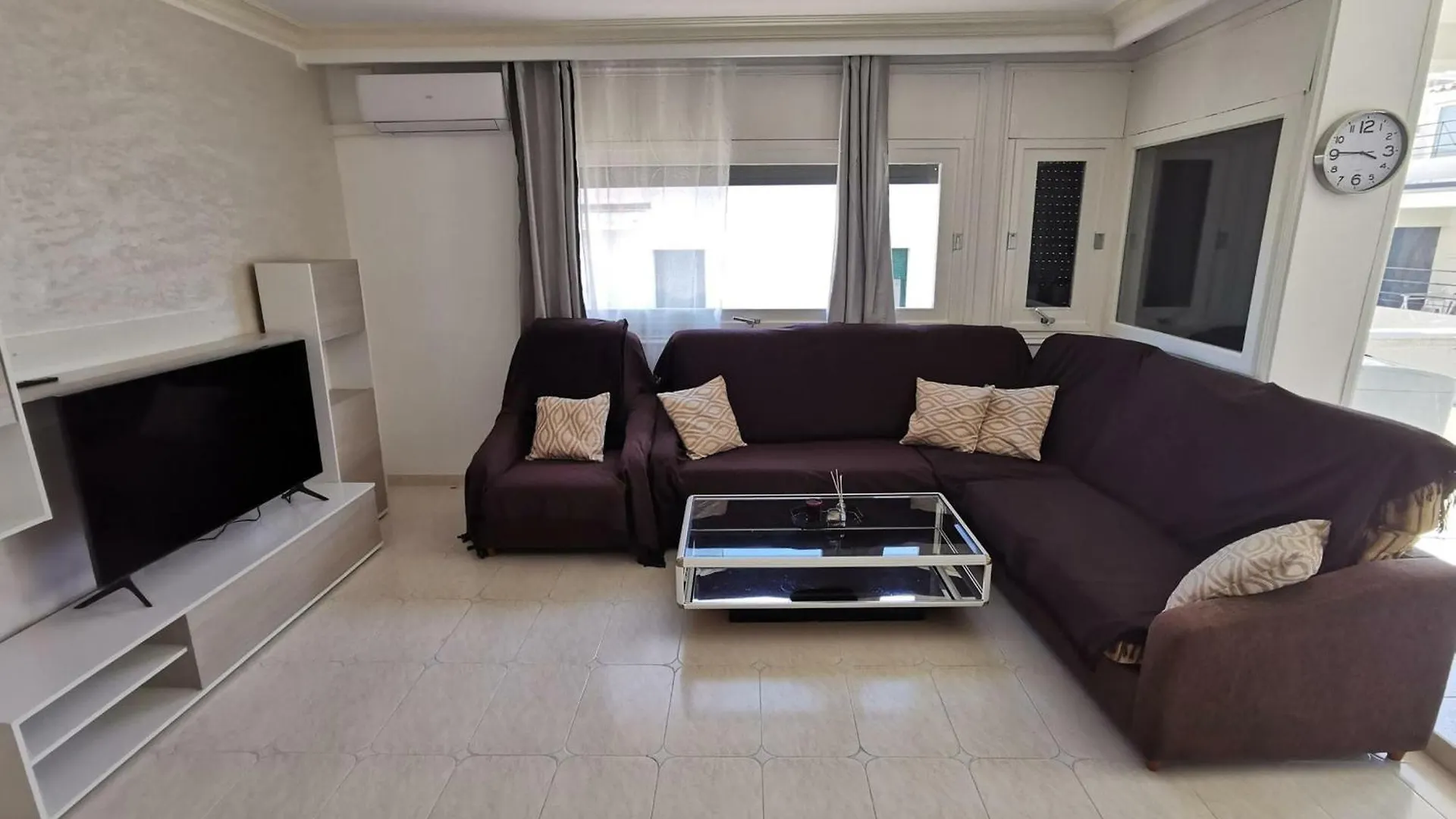 Apartamento Acogedor A 400M De La Playa En Llanca, Con Terraza Y Bano Hidromasaje - Es-89-135 Spain