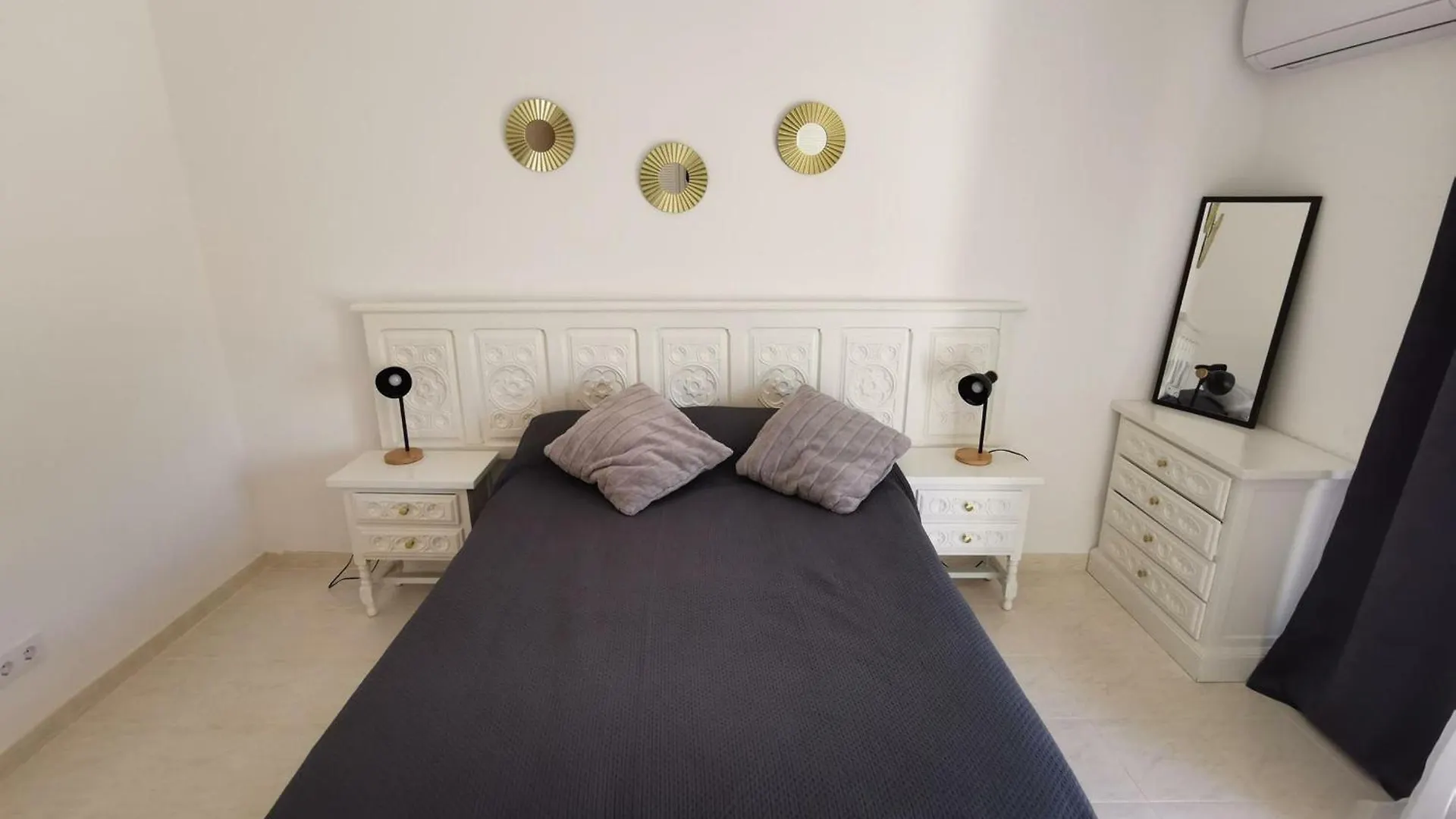 Apartamento Acogedor A 400M De La Playa En Llanca, Con Terraza Y Bano Hidromasaje - Es-89-135 Spain