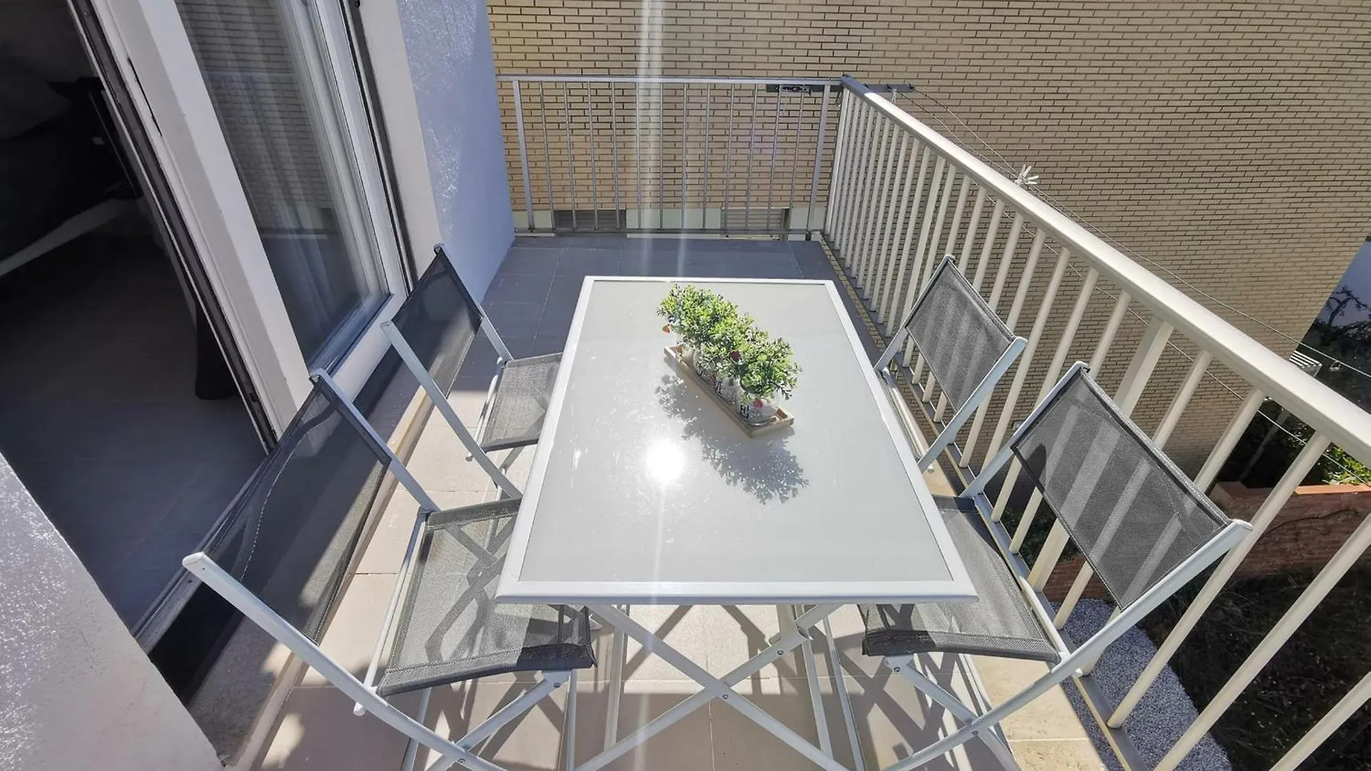 Apartamento Acogedor A 400M De La Playa En Llanca, Con Terraza Y Bano Hidromasaje - Es-89-135 0*,