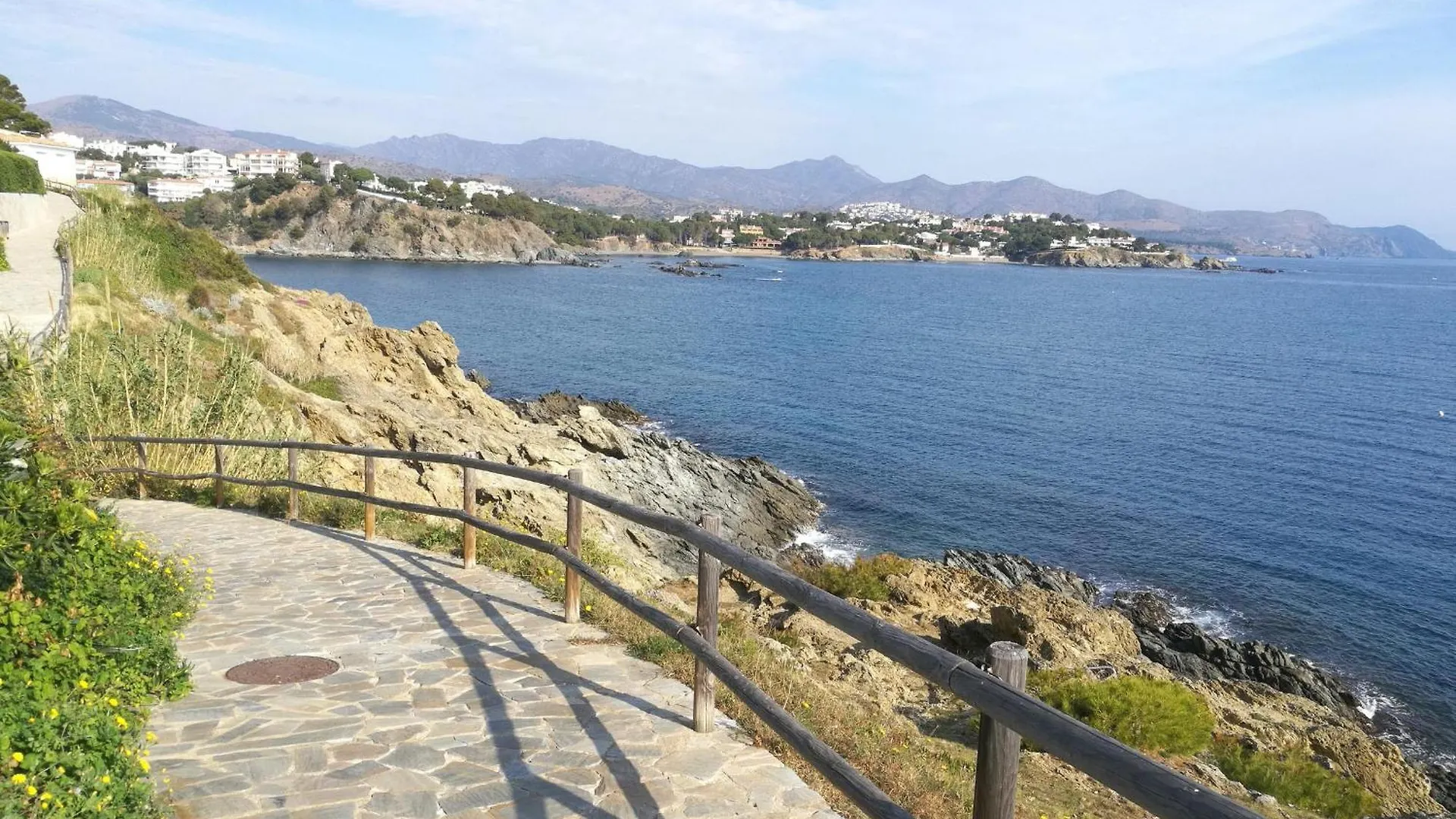 Apartment Apartamento Acogedor A 400M De La Playa En Llanca, Con Terraza Y Bano Hidromasaje - Es-89-135